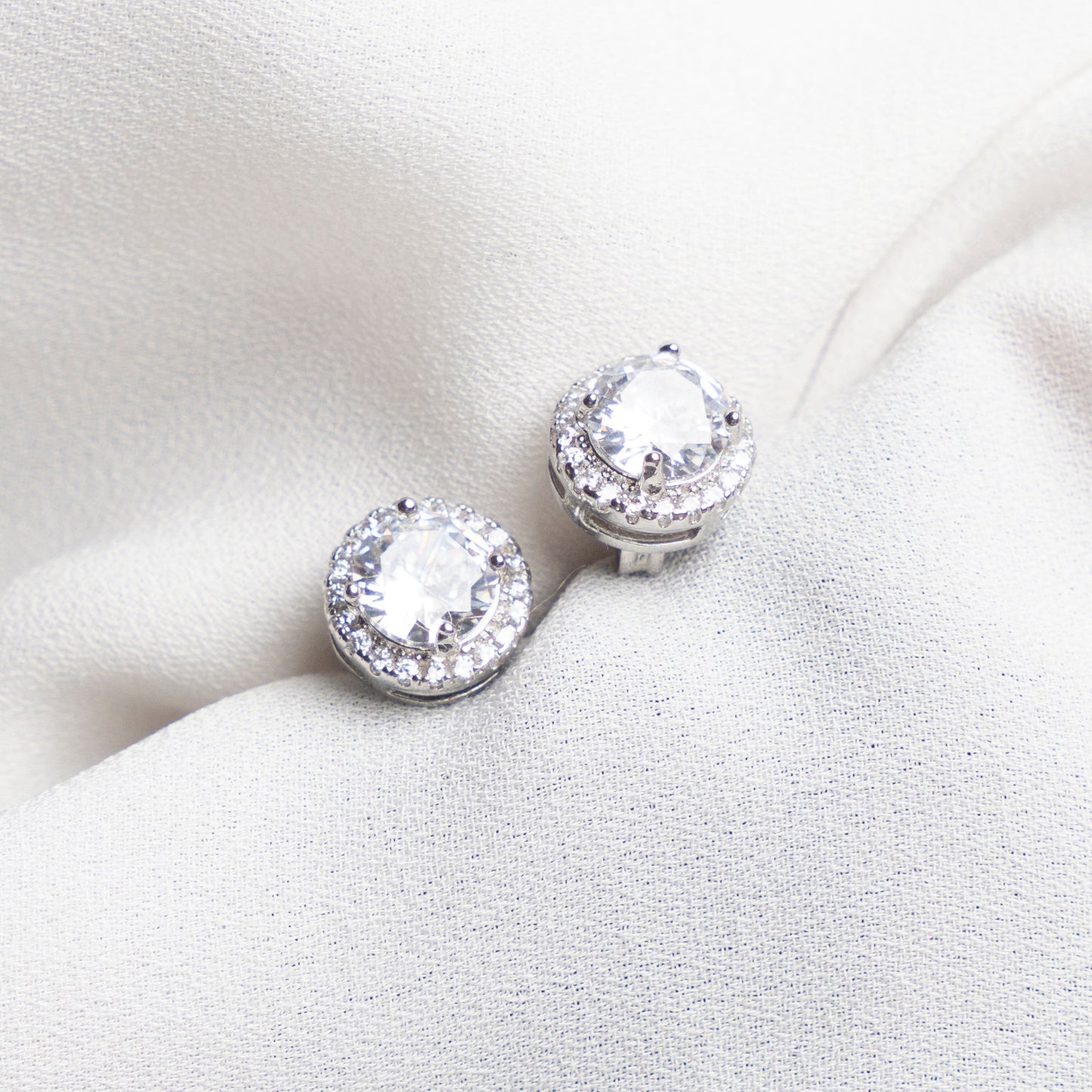 Celestial Zircon Circle