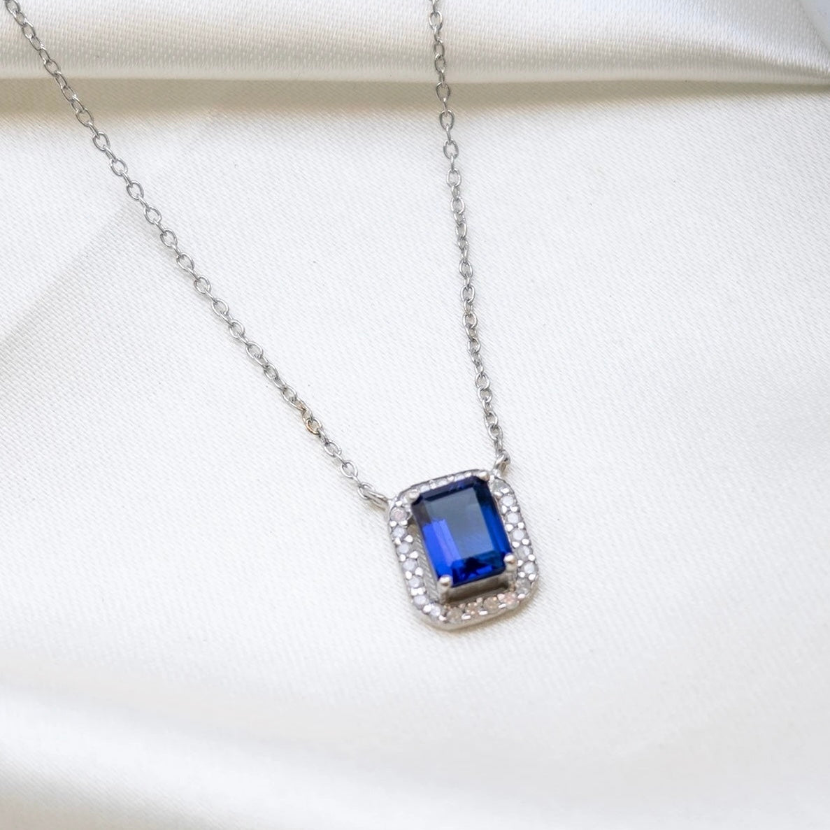 Sapphire Cube Pendant Set