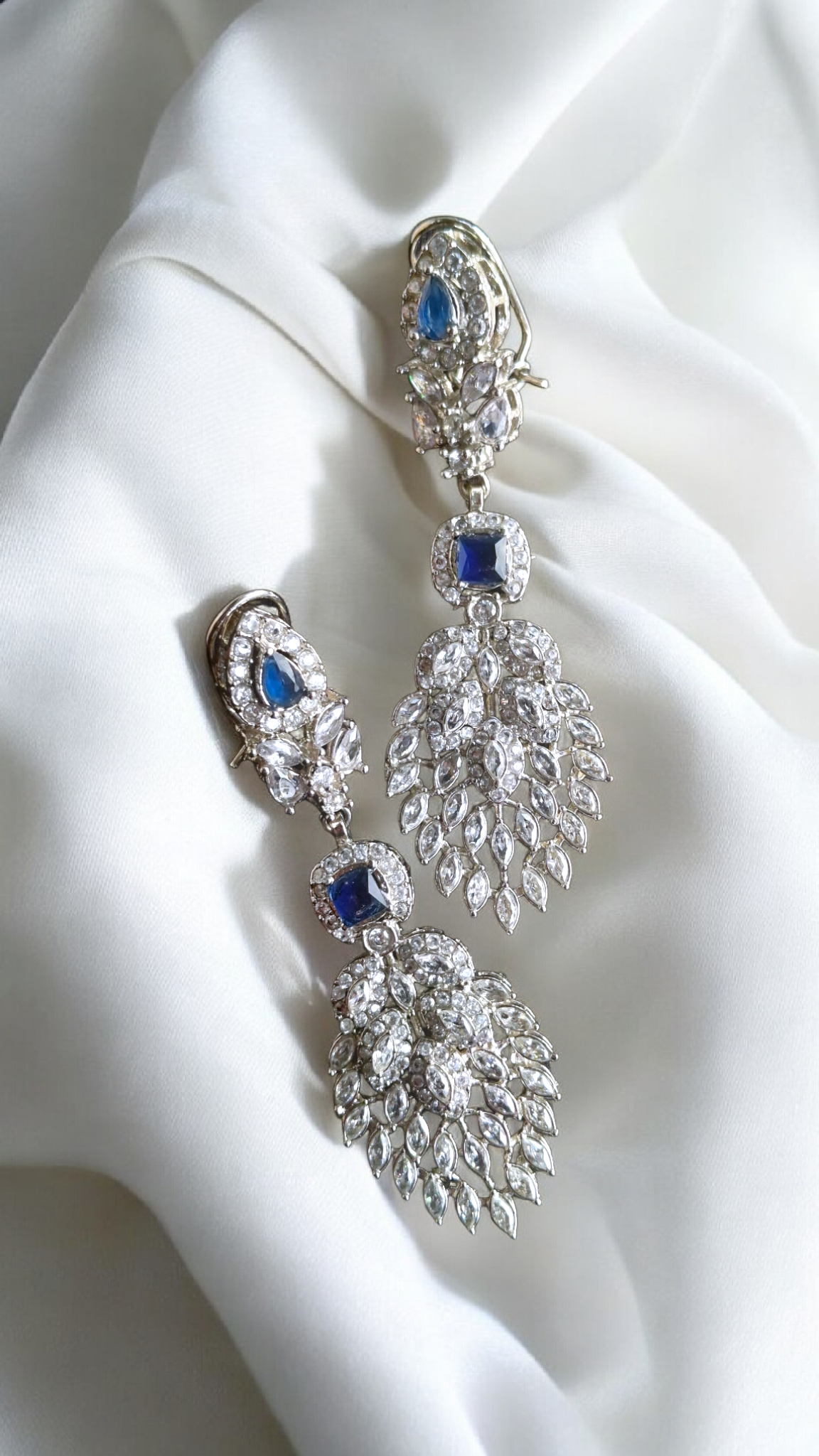 Sapphire Hanging Featherfall