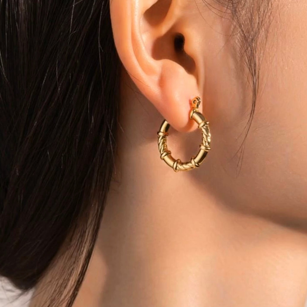 Curled Rope Hoop