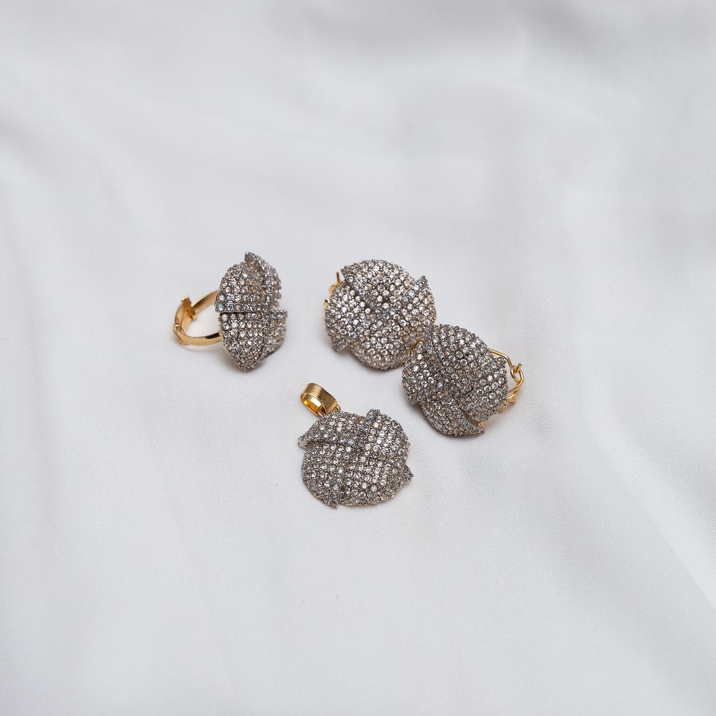 Champagne Wave with Ring