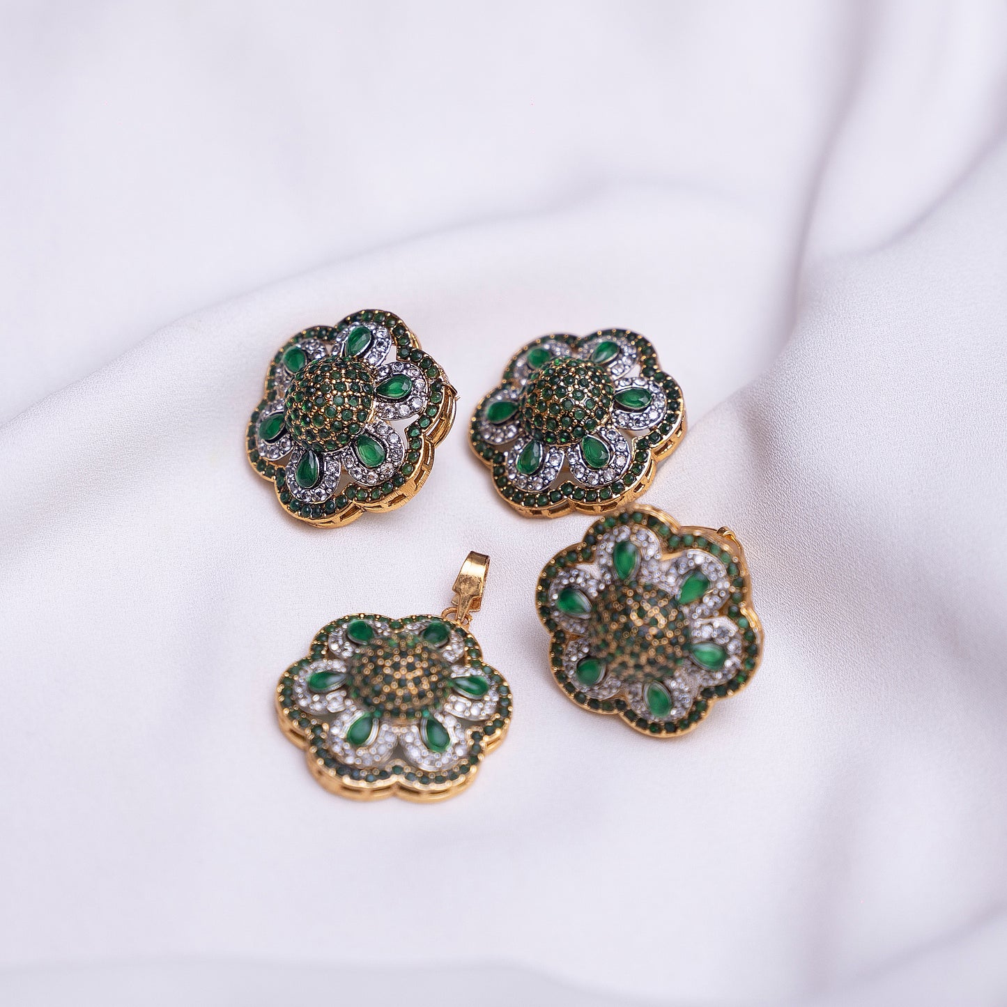 Emerald Tear with Ring