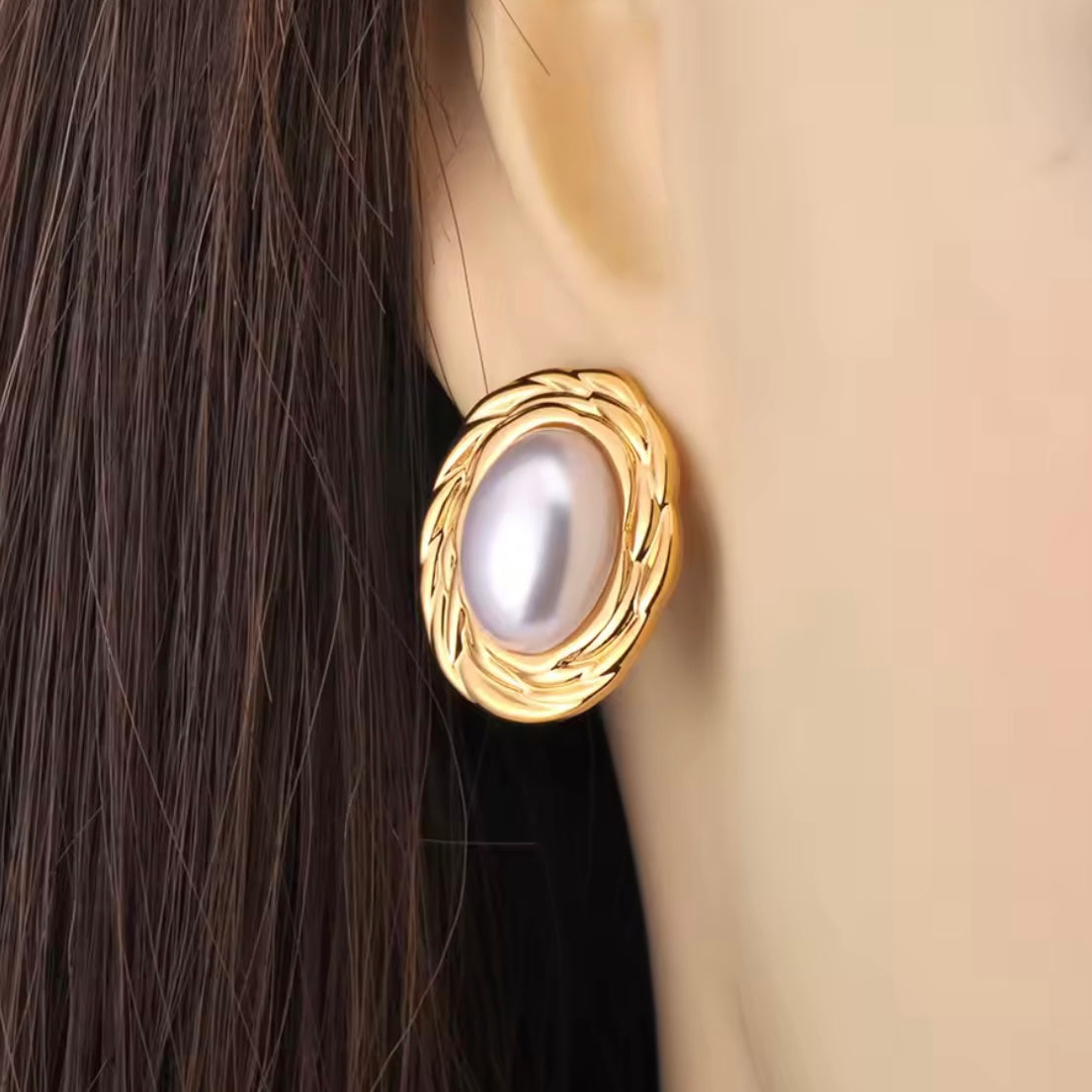 Pearl Oval
