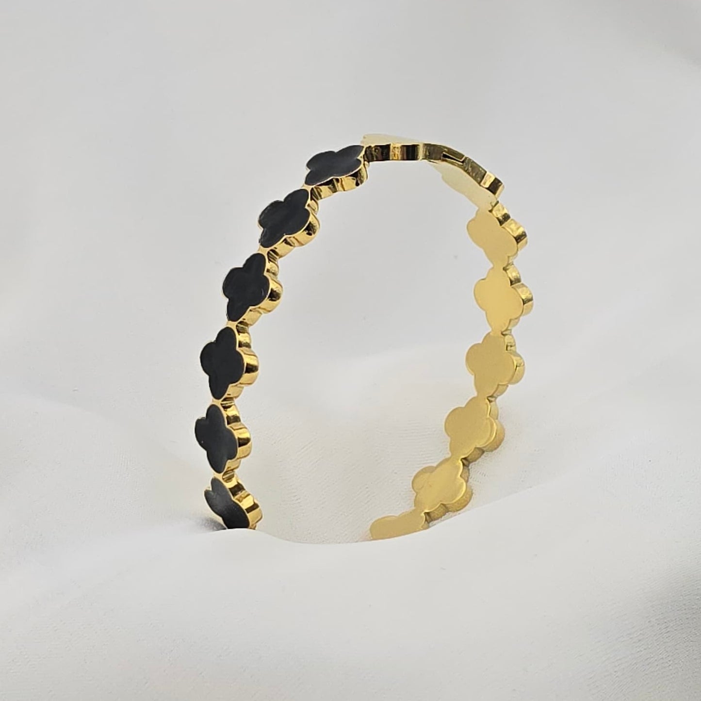 Cleef Covered Motif