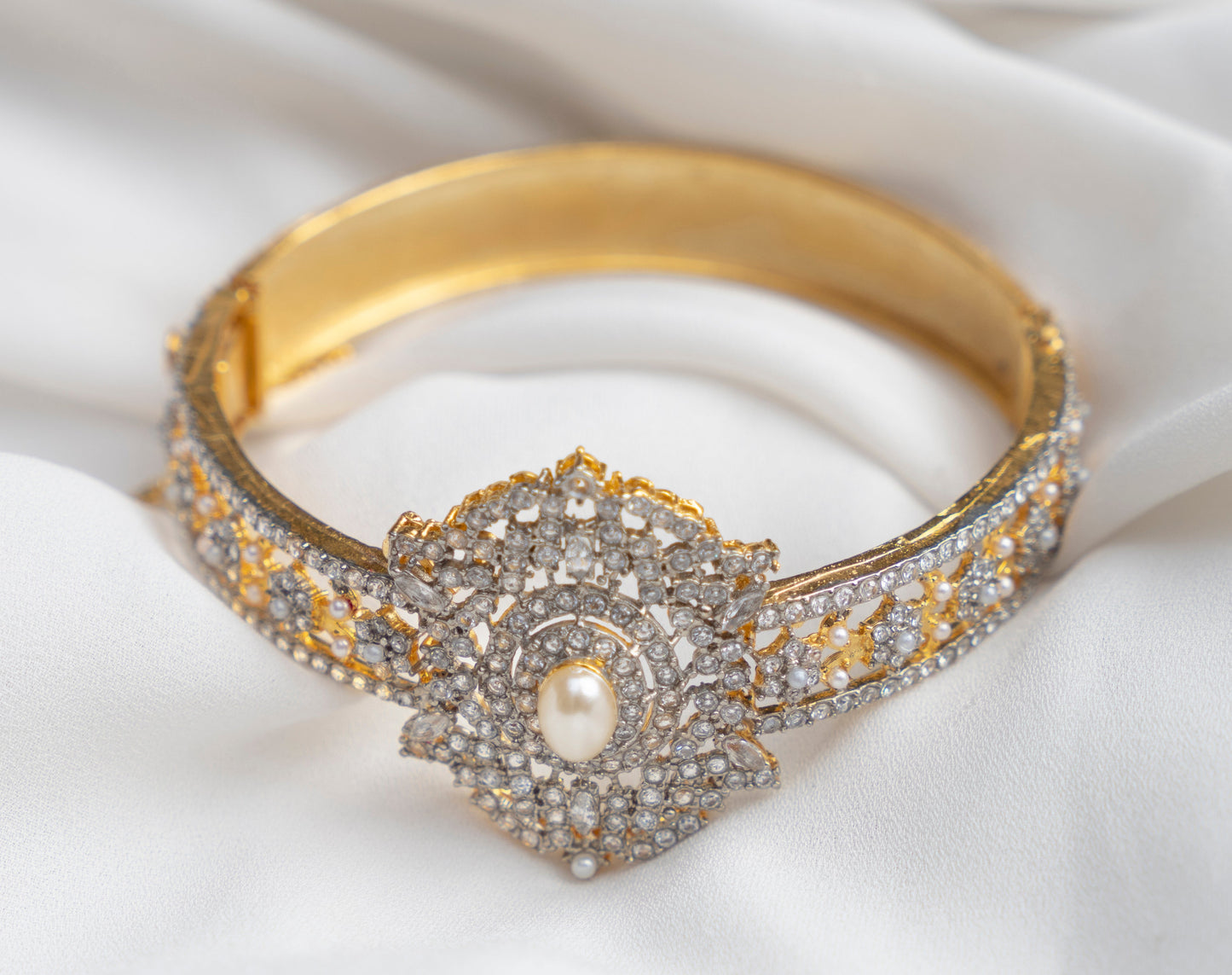 Pearl Dusk Bangle