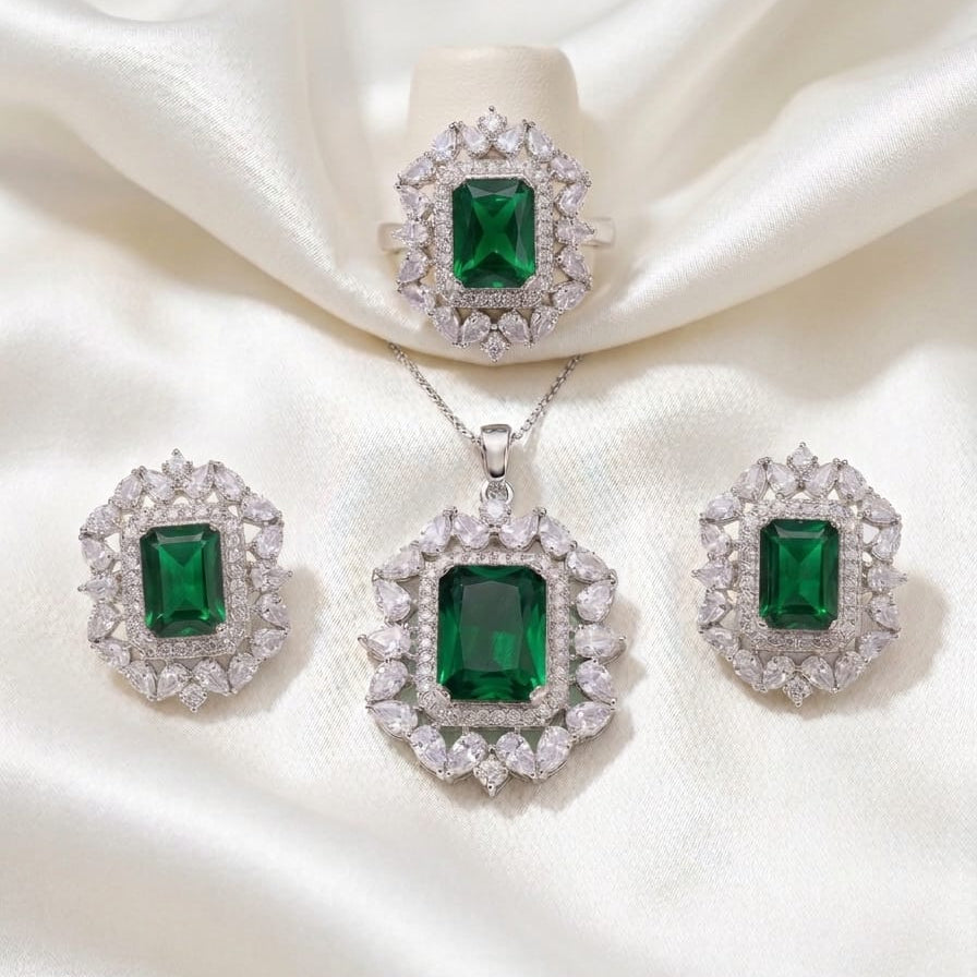 Majestic Emerald Pendant Set