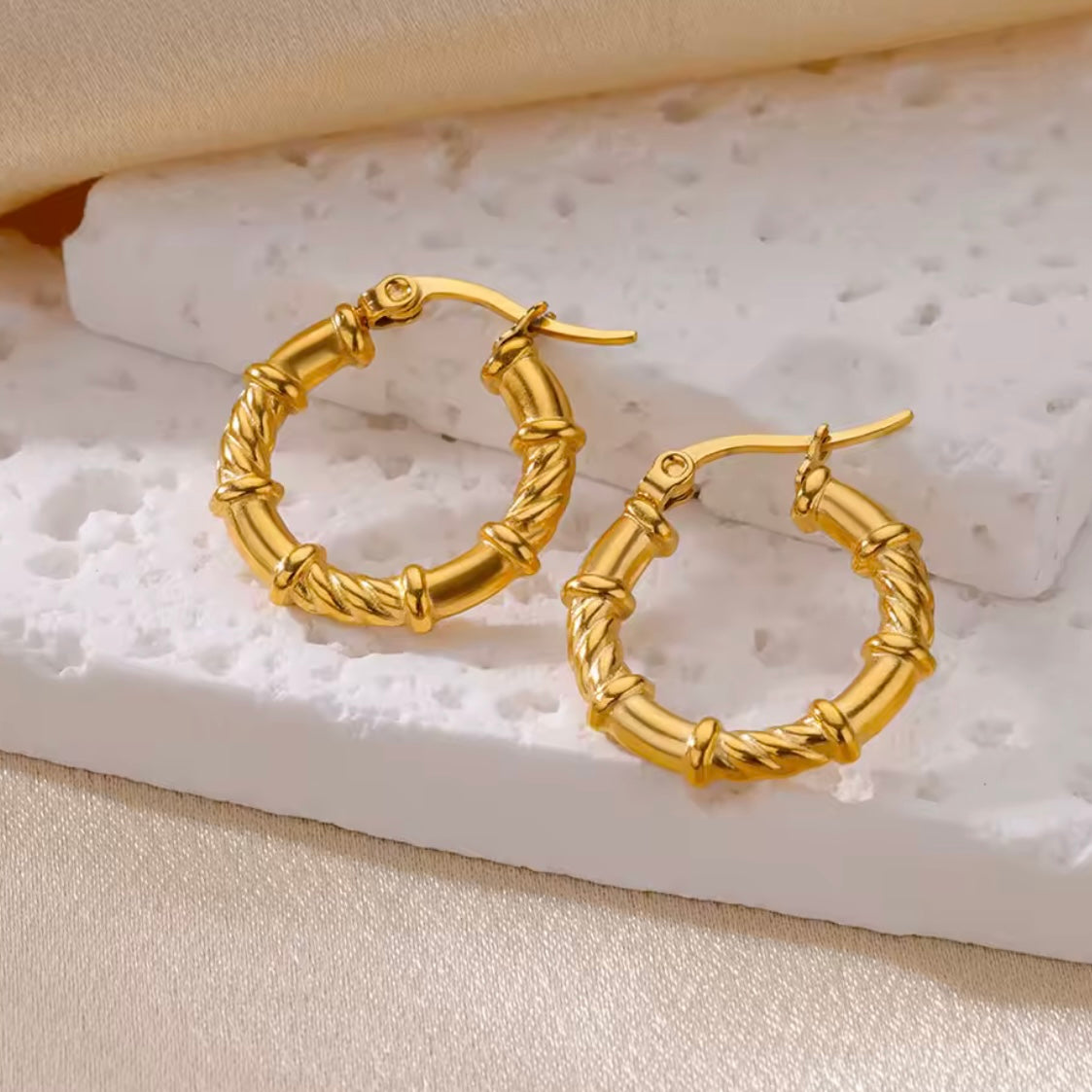 Curled Rope Hoop
