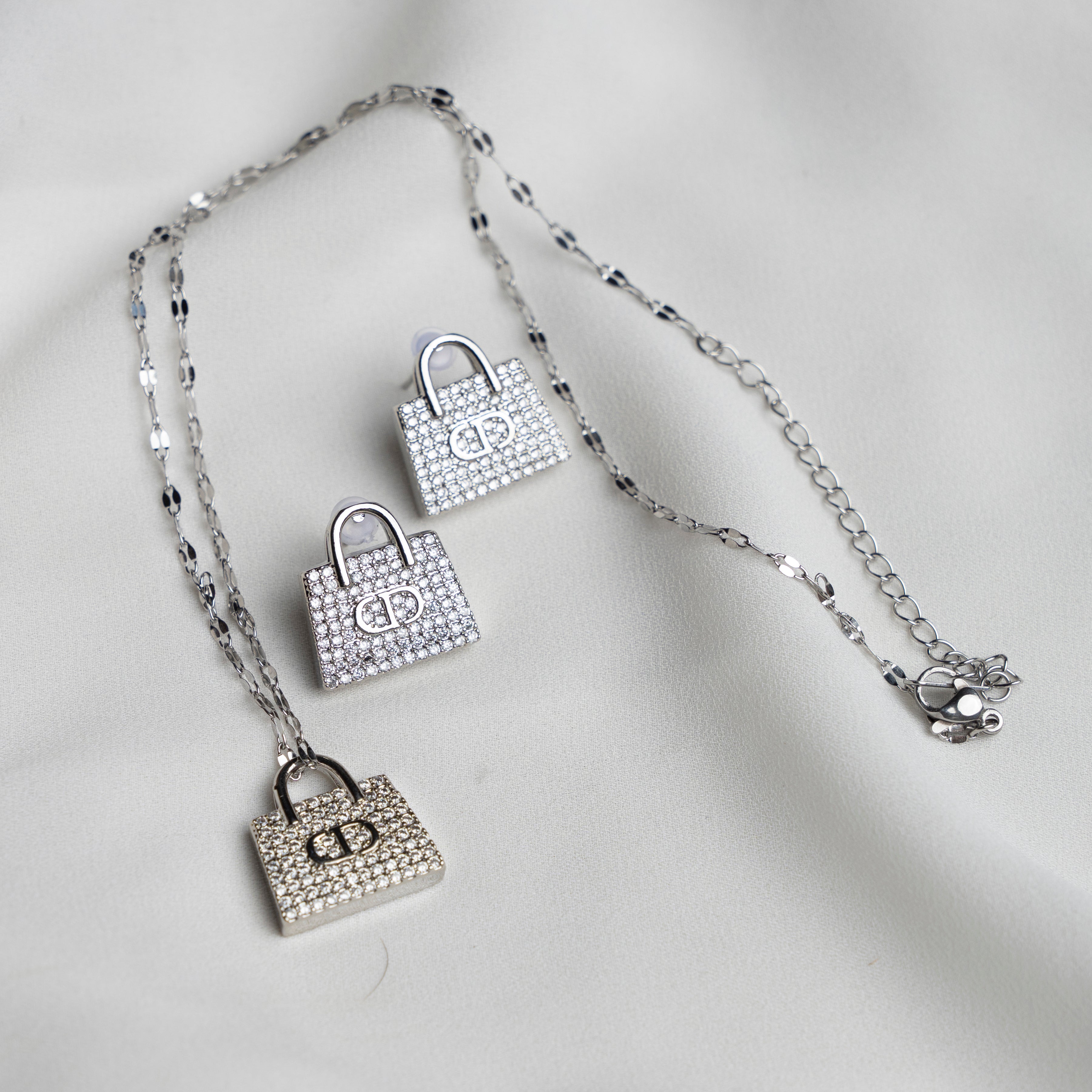 CD Zirconia Pendant Set
