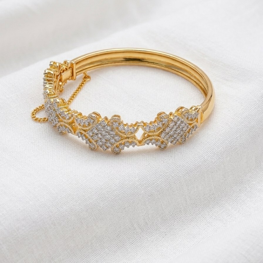 V-Crest  Bangle