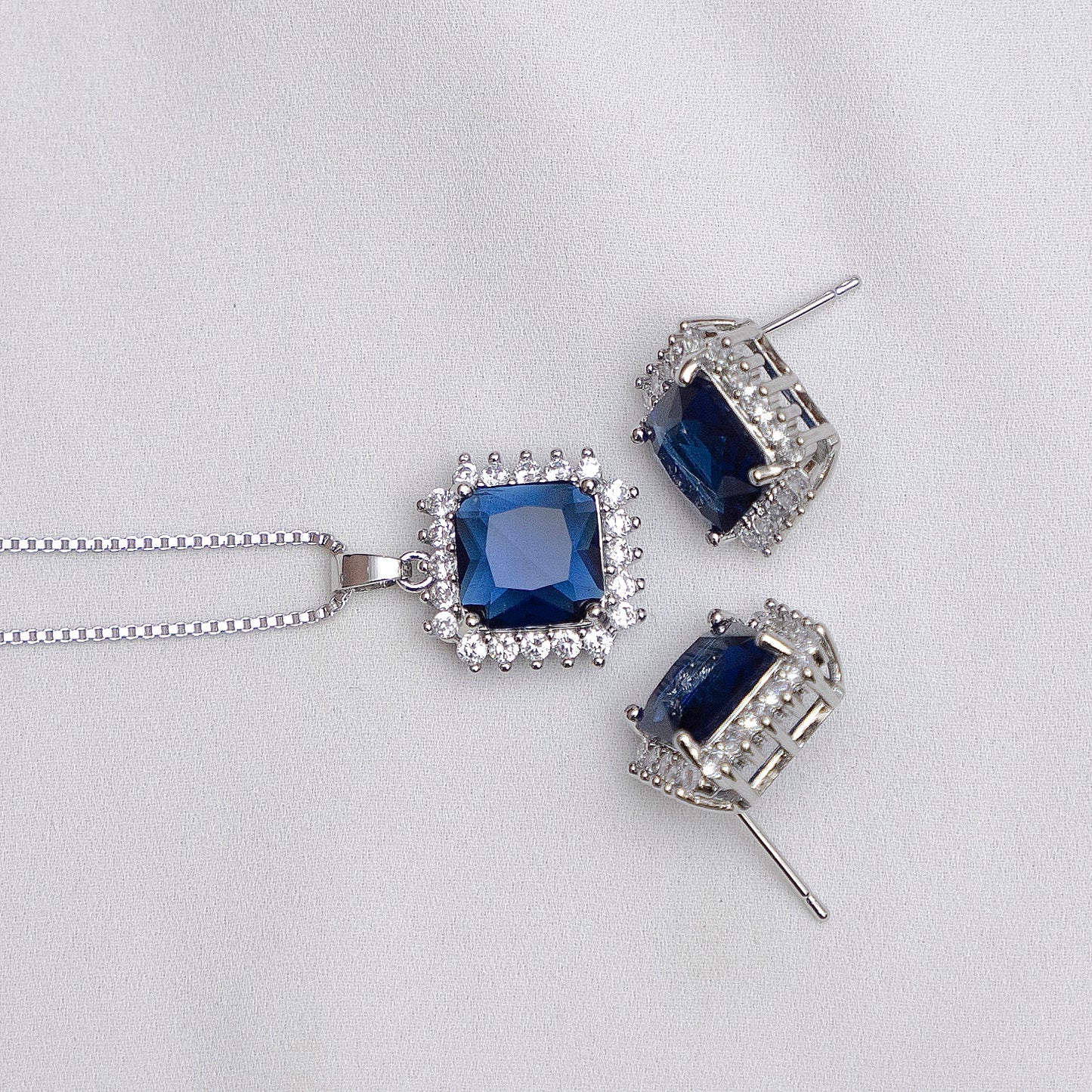 Sapphire Cube Pendant Set