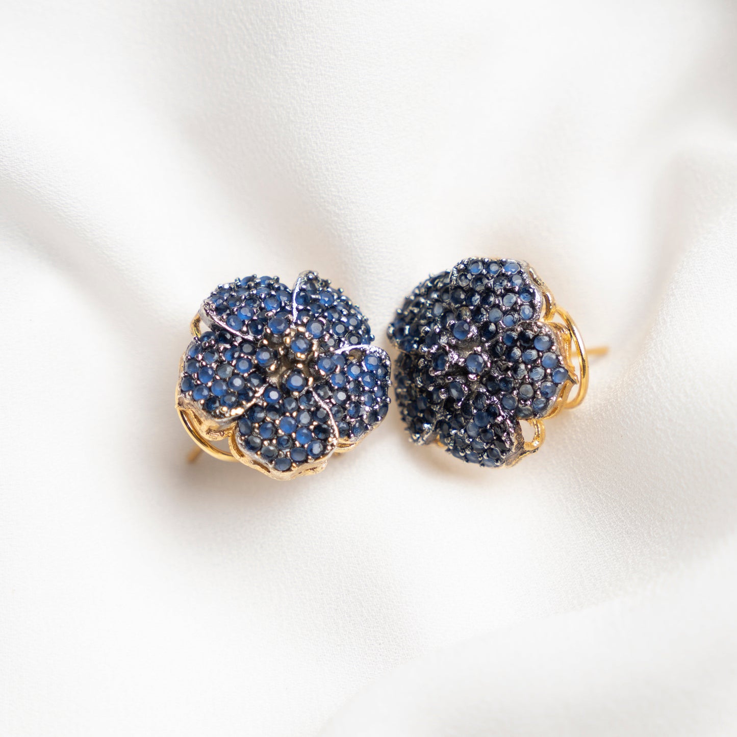 Sapphire Studded Flower