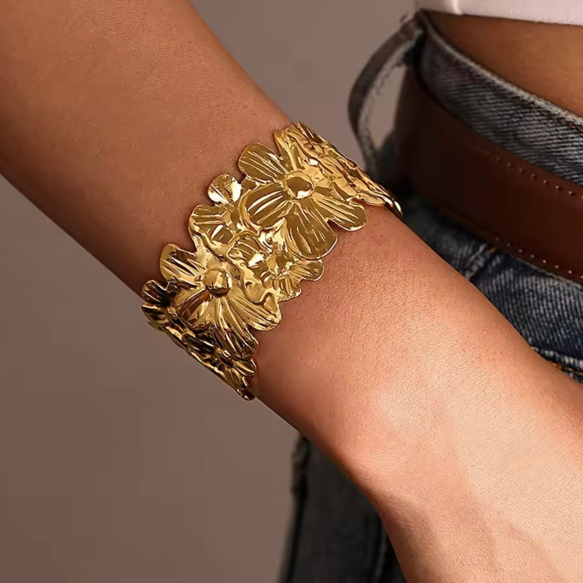 Modera Petal Cuff