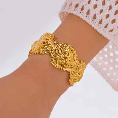 Roar Cuff