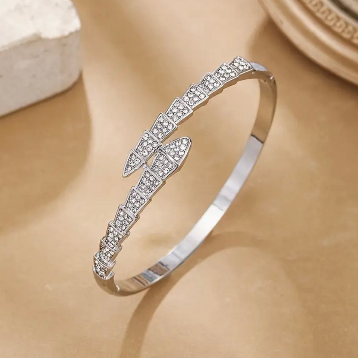 Zircon Serpentine Silver