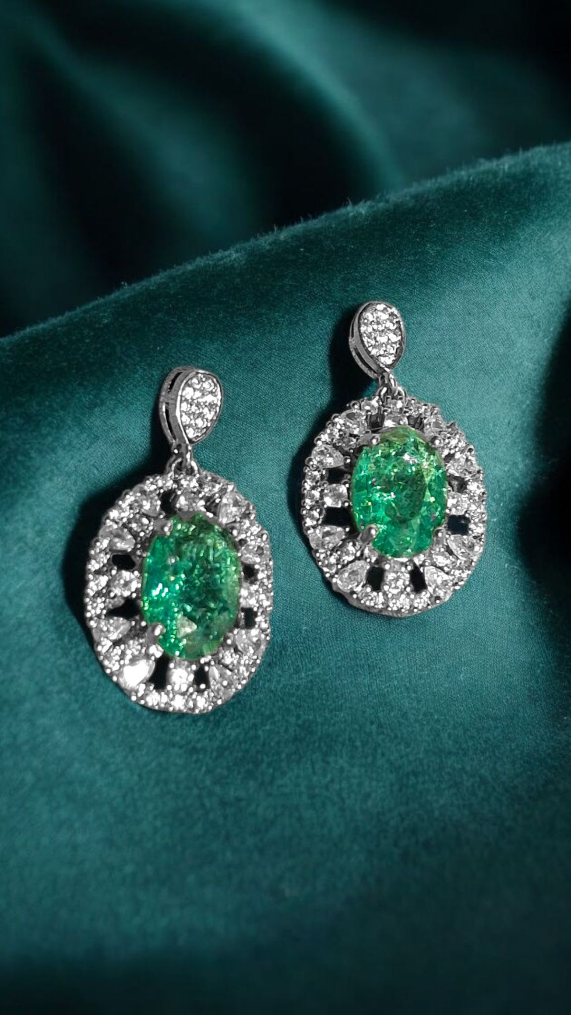 Emerald Zircon Drop