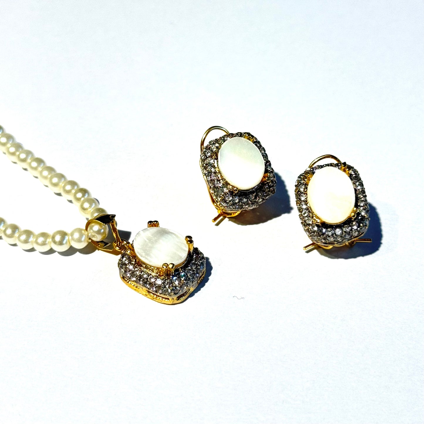 Radiant Pearl Treasure