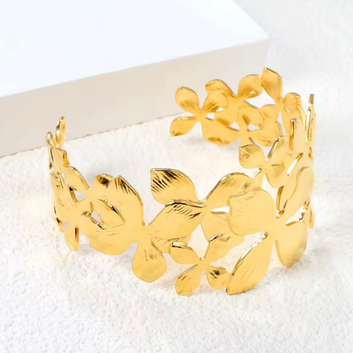 Urban mateo cuff