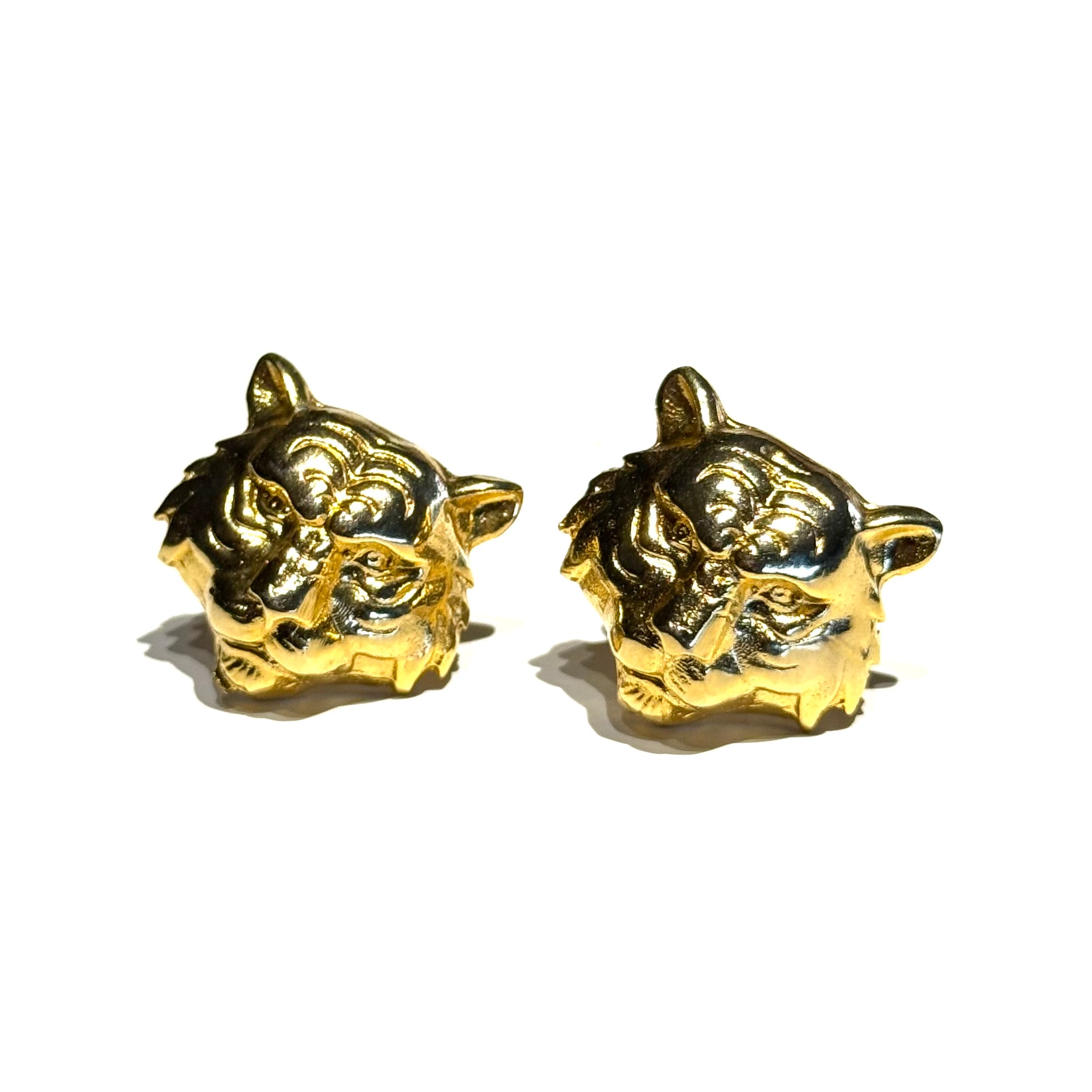 Roar Studs