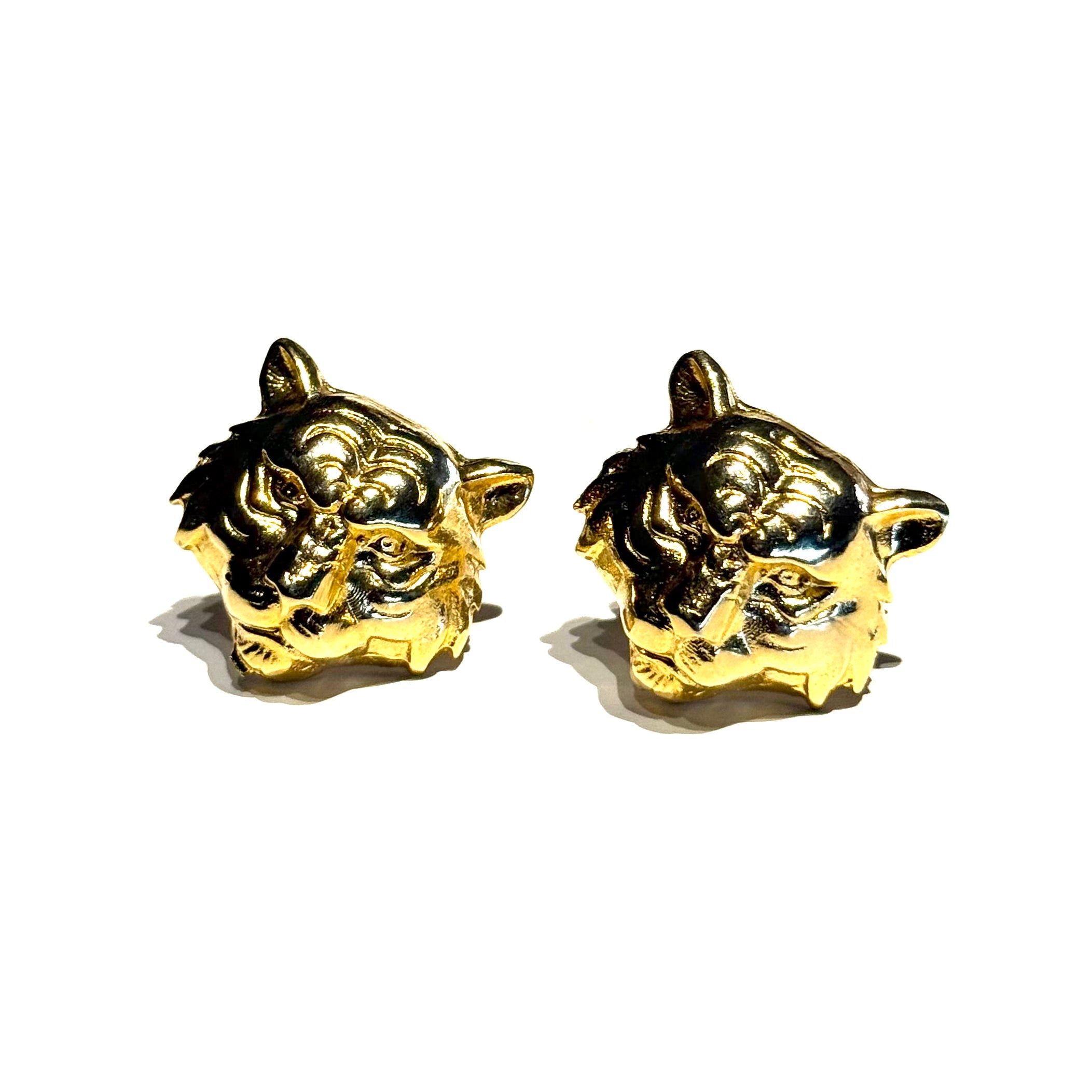Roar Studs
