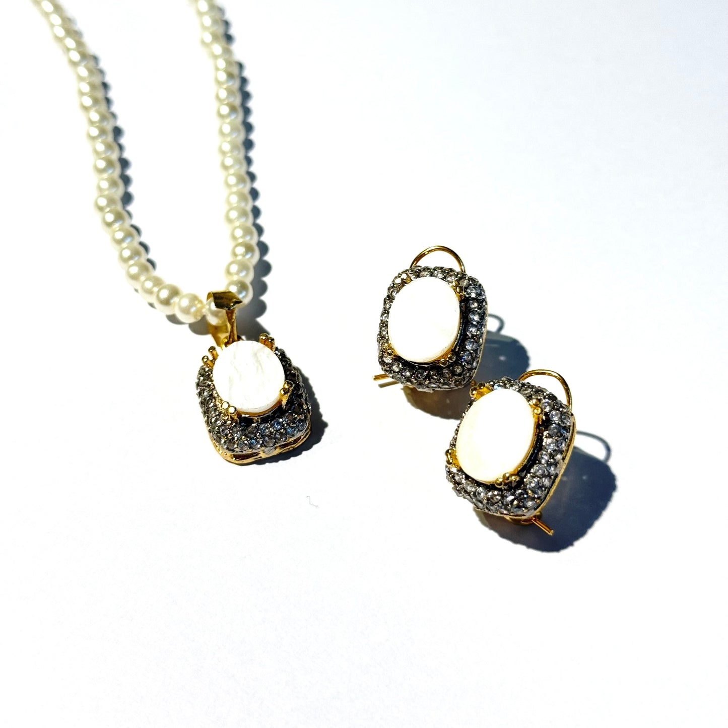 Radiant Pearl Treasure