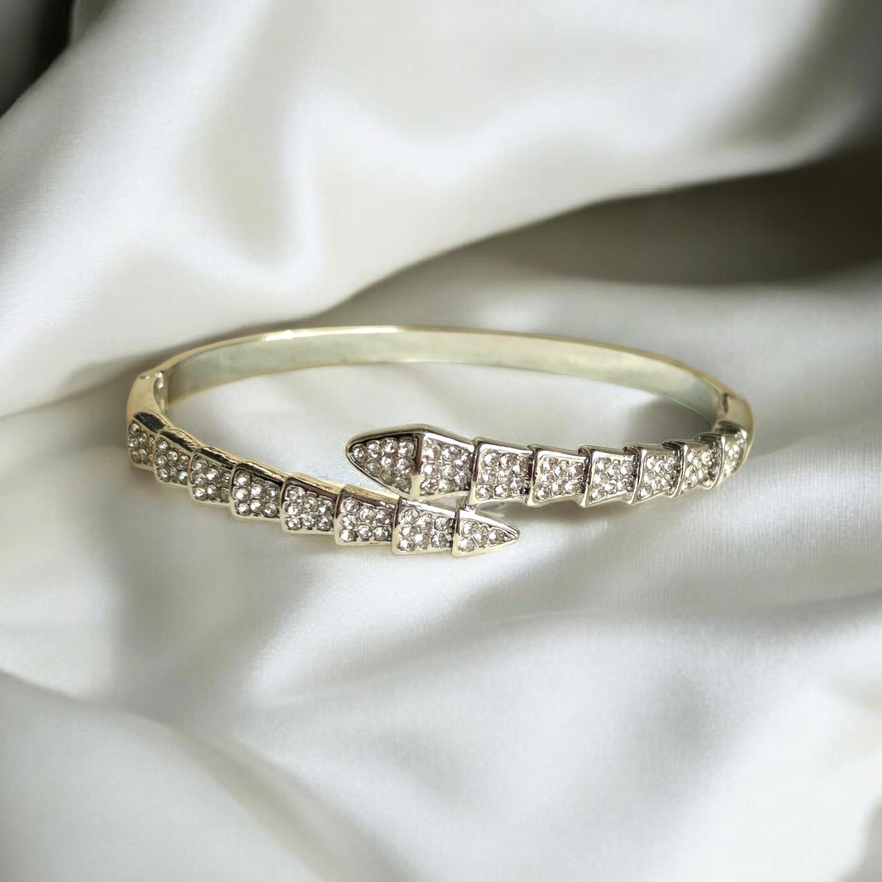 Zircon Serpentine Silver